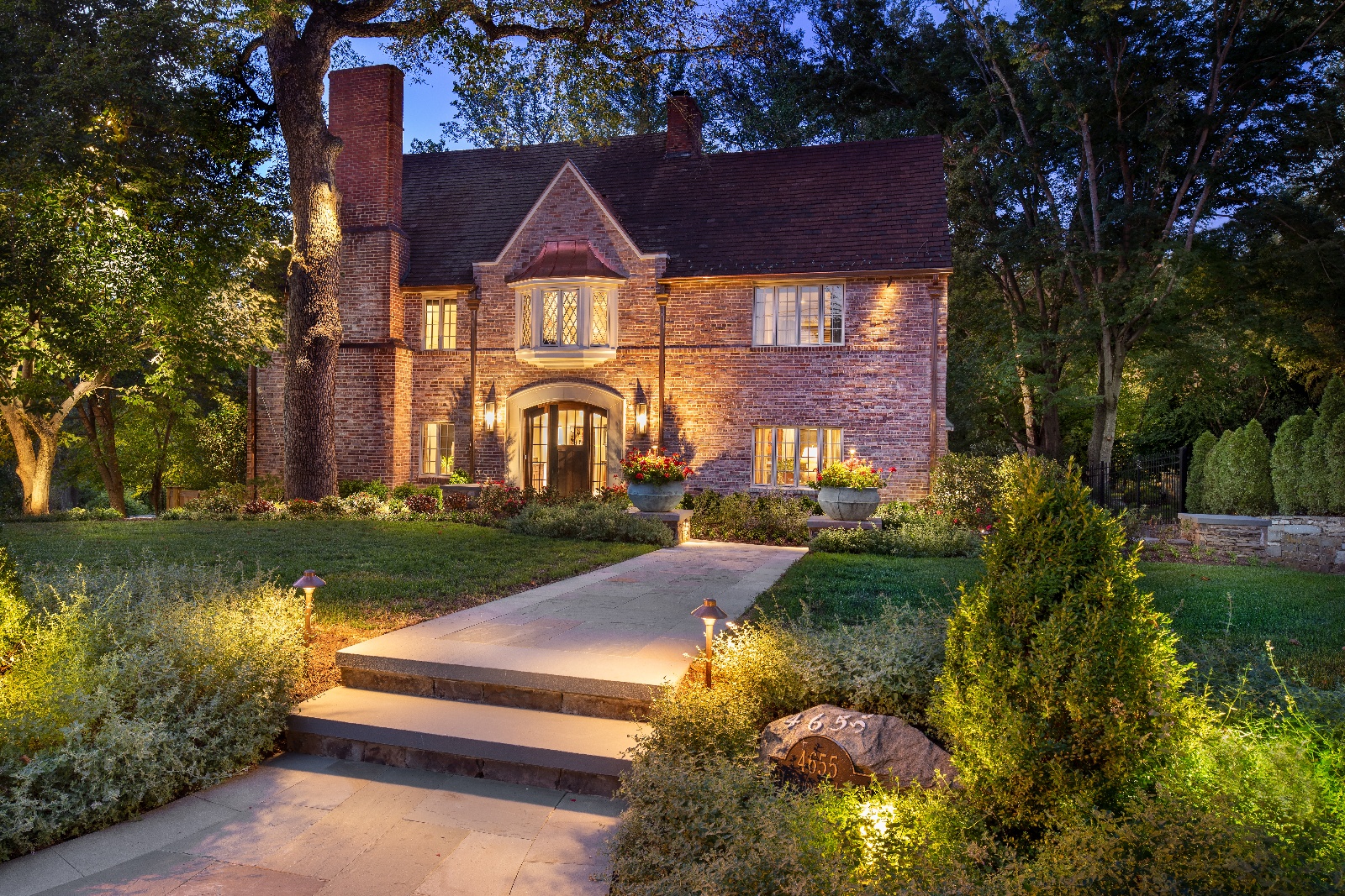 4655_Hawthorne_2_Exterior_Front_1_F-1