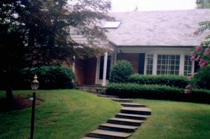 front of ranch home before renovation