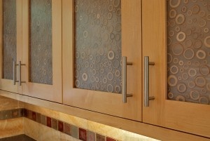 kitchens cabinets with varia ecoresin panels