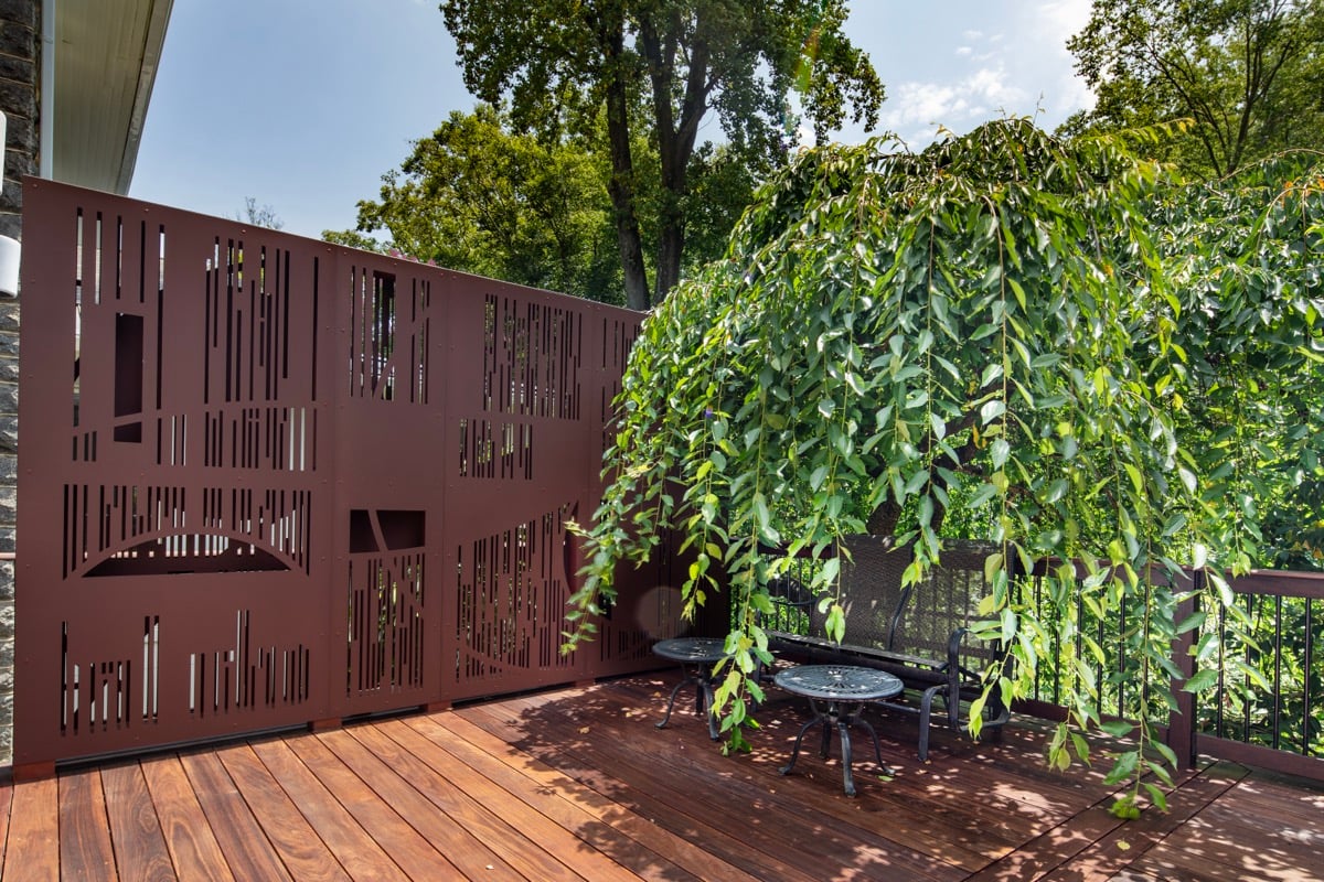 privacy-screen-on-porch