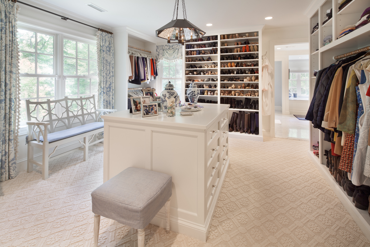 walk in closet dressing room