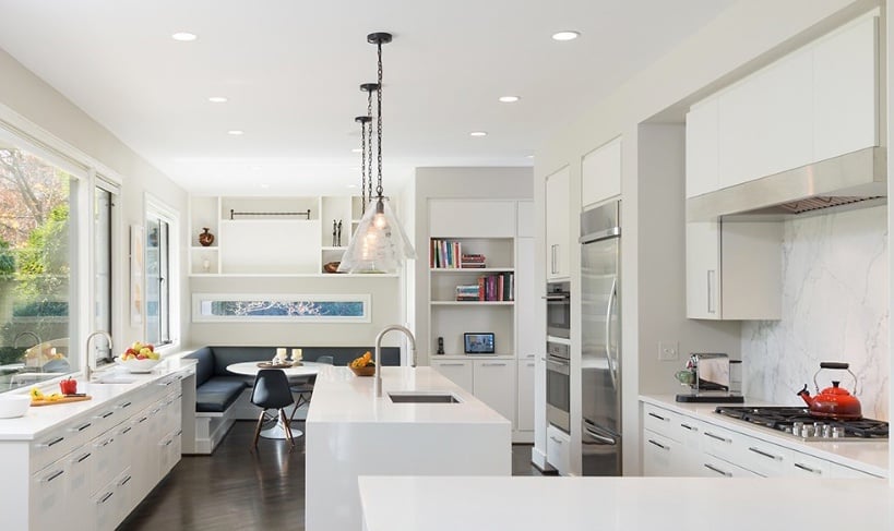 white-kitchen-with-breakfast-nook