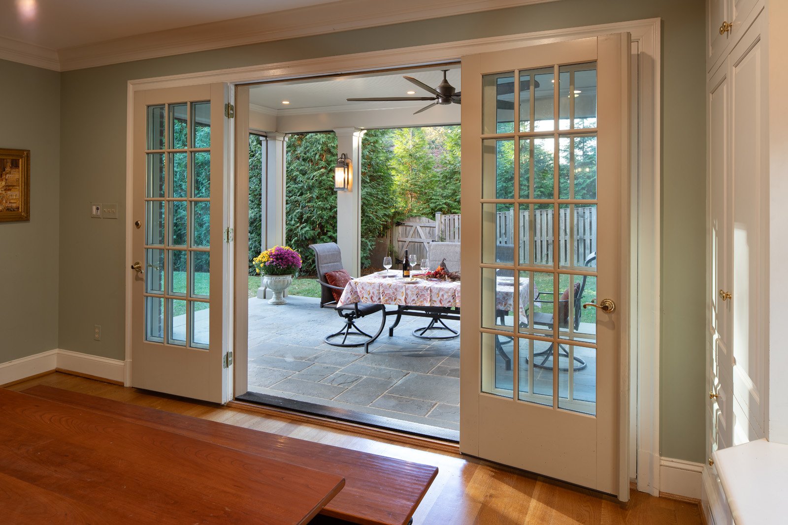 3705_Calvend_Dining_Porch_F