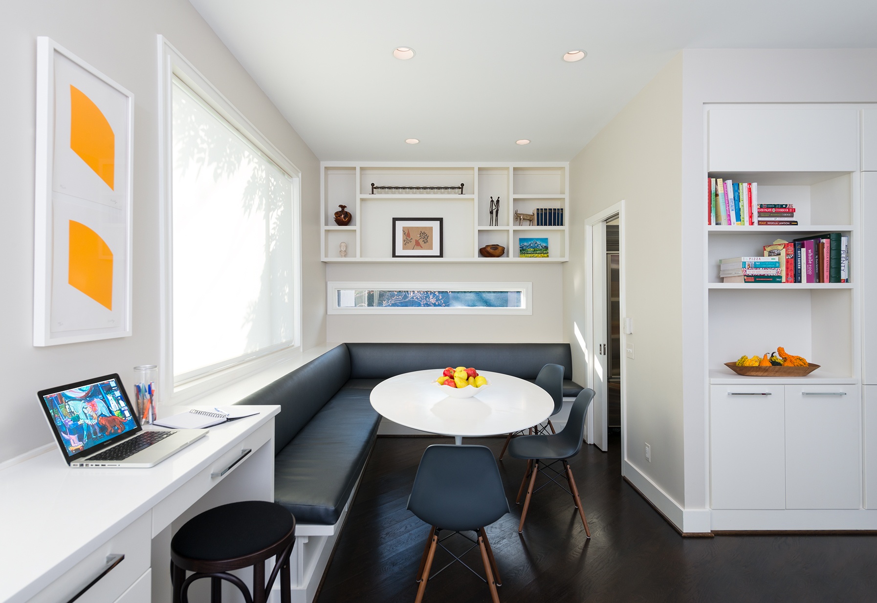 Breakfast Nook and Desk