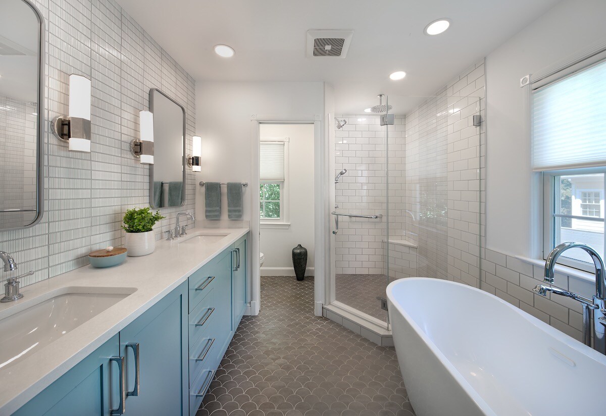 CREATING A SPACIOUS PRIMARY BATH: THREE WAYS TO OVERCOME SPACE LIMITATIONS